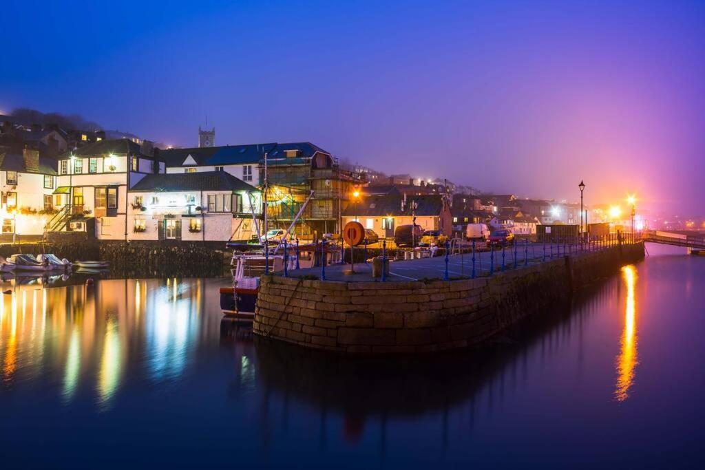 The Nest, Central Falmouth, 10 Mins To The Beaches And Off Street Parking Buitenkant foto